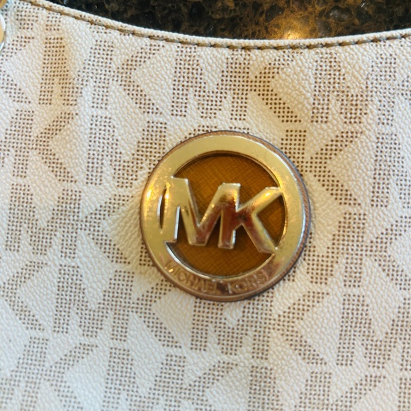 Michael Kors Monogram Beige Shoulder Bag - Picture 2 of 7